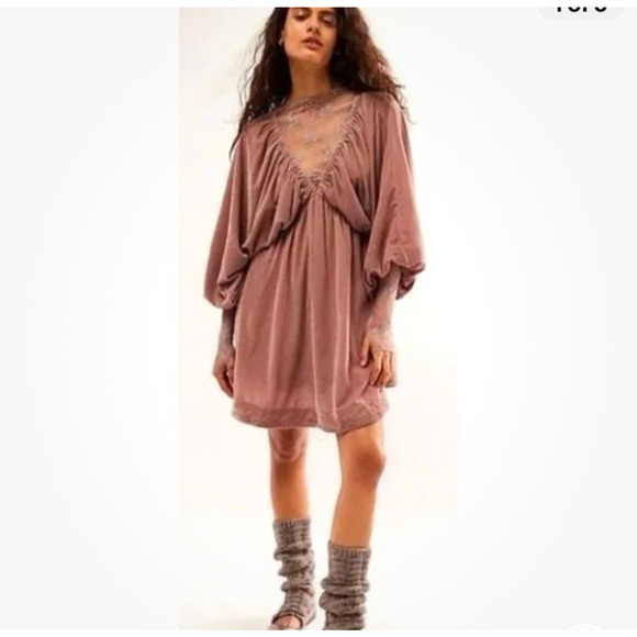 Free People Portia Velvet Mini Dress Size Medium NWT MSRP: $128 - Picture 1 of 7